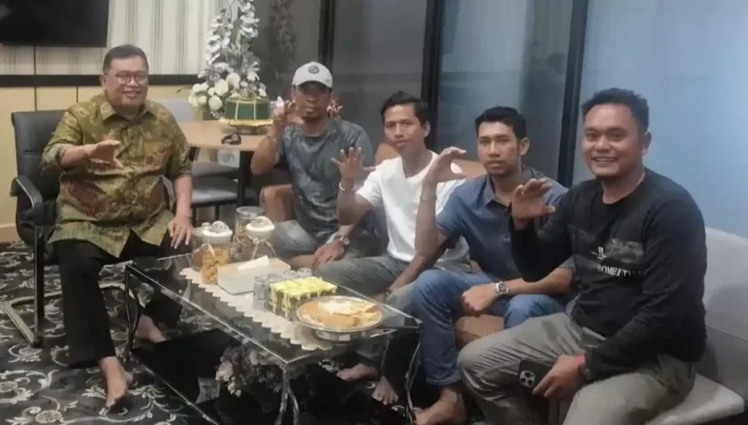 20260521-Bupati-Takalar-Daeng-Manye-Gerak-Cepat-Bantu-Nelayan-Patorani-Urus-Izin-Tangkap